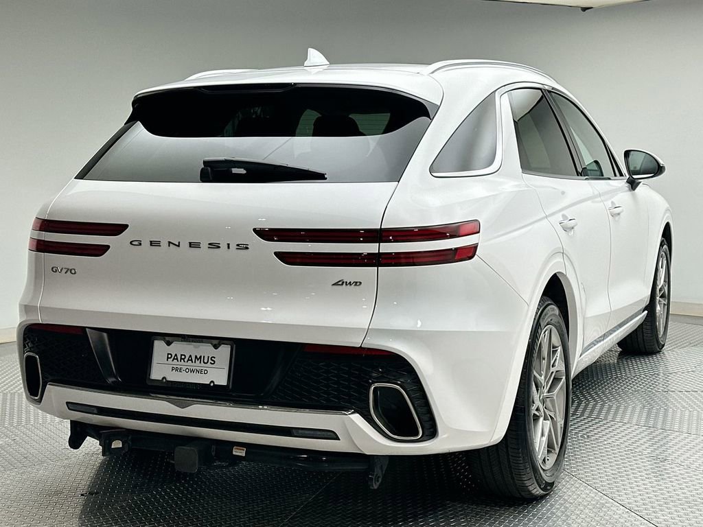 Used 2023 Genesis GV70 2.5T Select w/ Select Package image 3