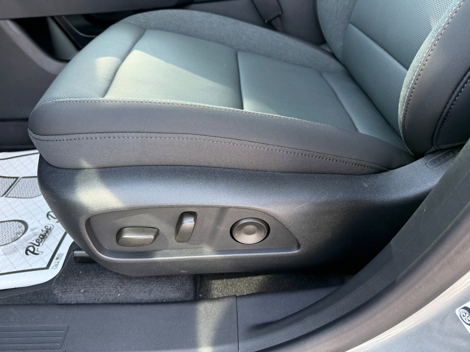 New 2026 GMC Terrain AT4 w/ Convenience Package III image 25