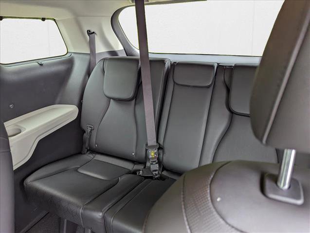 Used 2024 Kia Carnival EX image 21