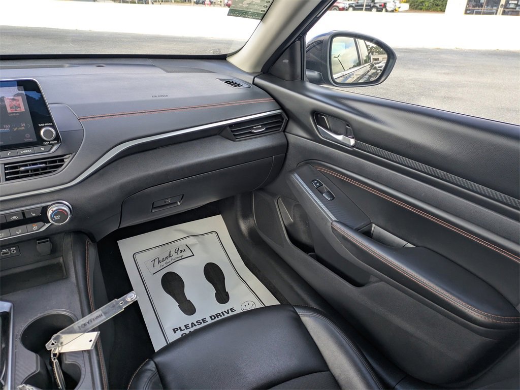 Used 2021 Nissan Altima 2.5 SR w/ SR Premium Package image 17