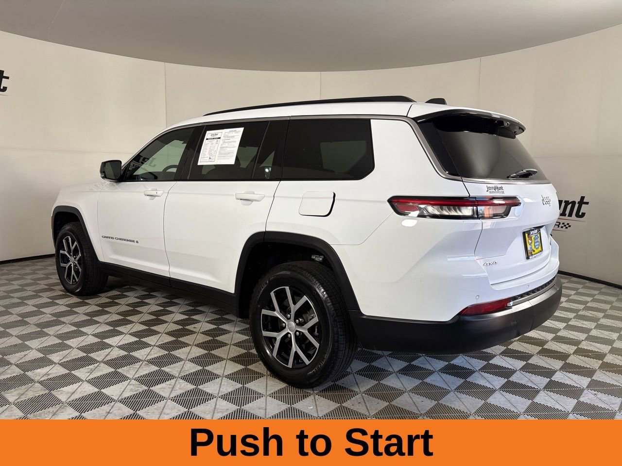 Used 2024 Jeep Grand Cherokee L Limited w/ Luxury Tech Group II image 7