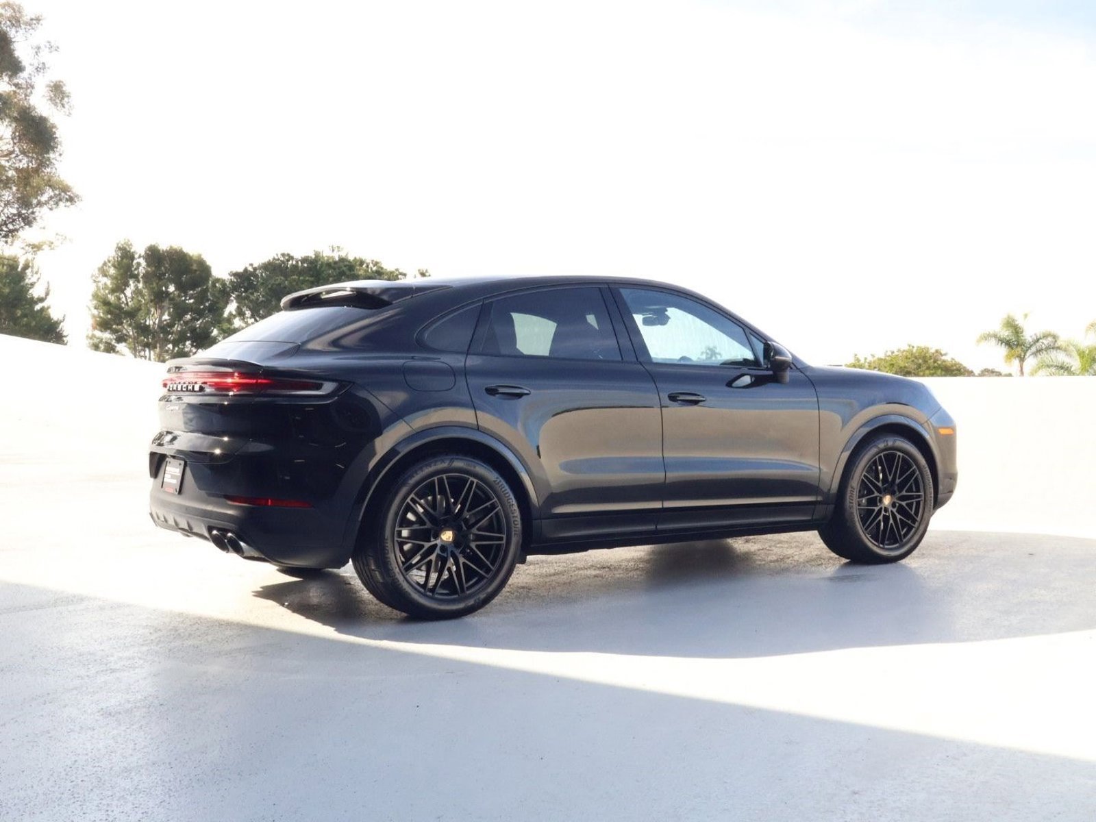 Certified 2025 Porsche Cayenne Coupe image 8