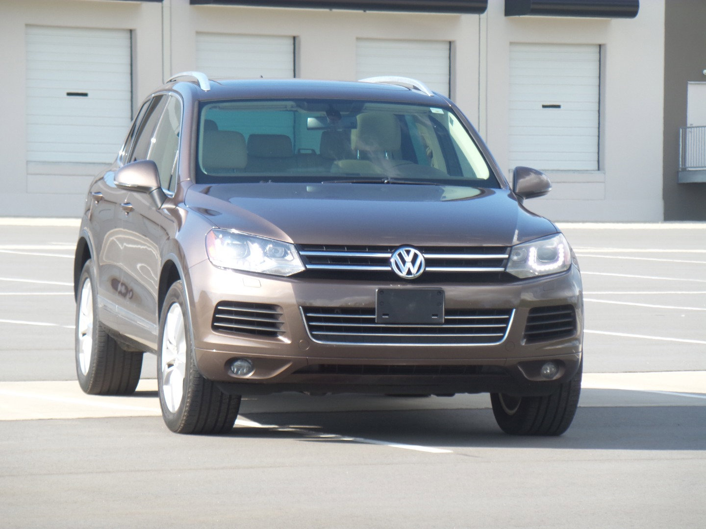 Used 2013 Volkswagen Touareg VR6 image 4