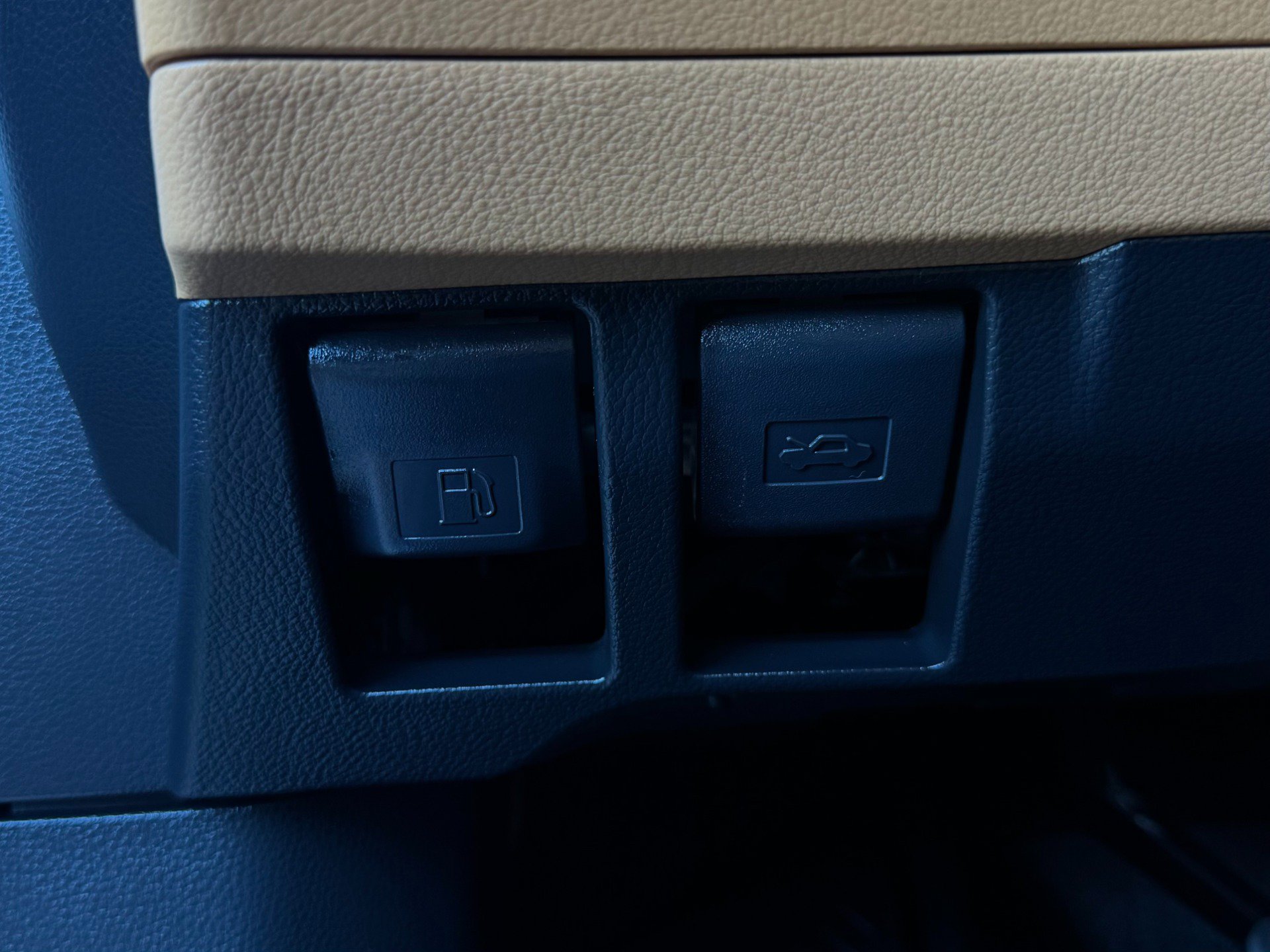 Used 2024 Lexus LX 600 4WD w/ Luxury Package image 18