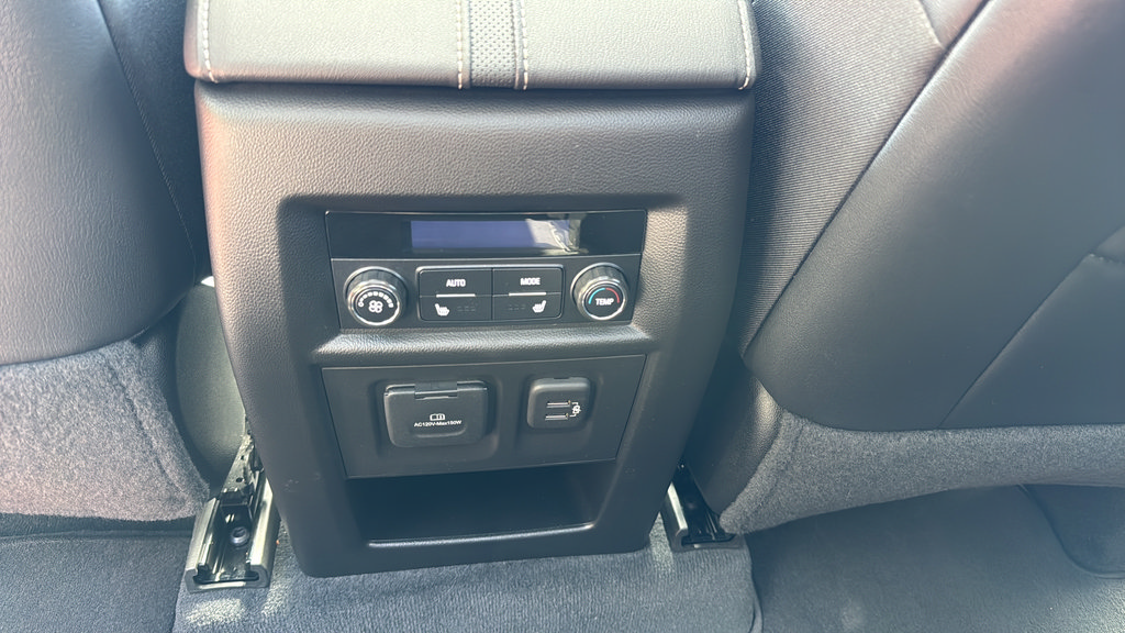 Used 2021 Chevrolet Traverse High Country AWD/4WD image 18