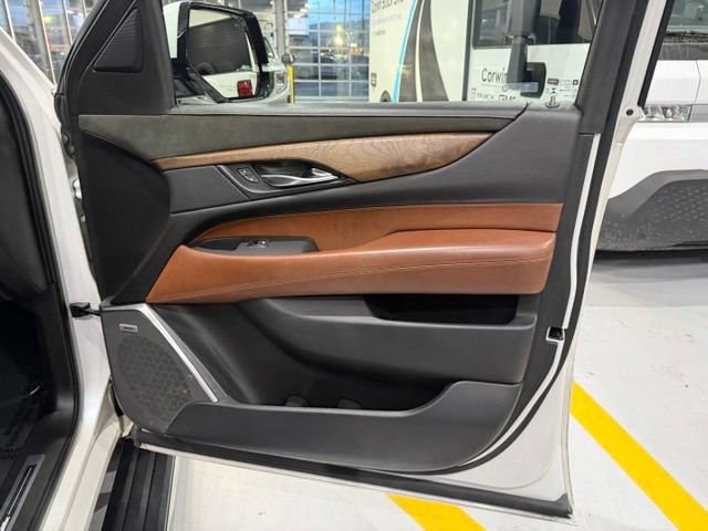 Used 2019 Cadillac Escalade ESV Premium Luxury AWD/4WD image 39