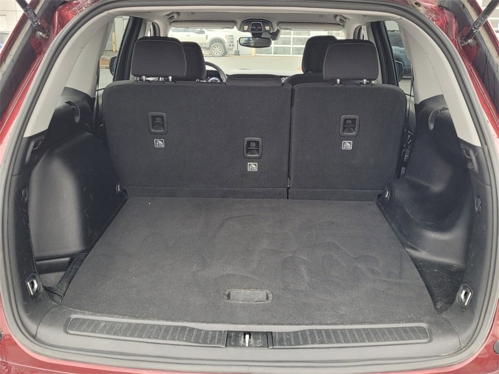 Used 2024 Jeep Grand Cherokee Laredo image 9