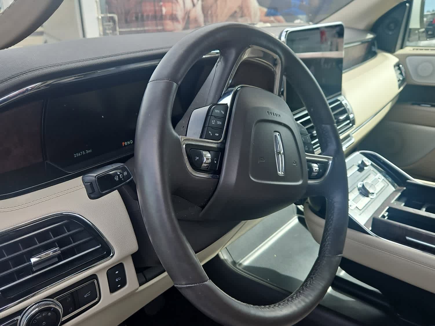 Used 2020 Lincoln Navigator Reserve w/ Equipment Group 208A Reserve AWD/4WD image 2