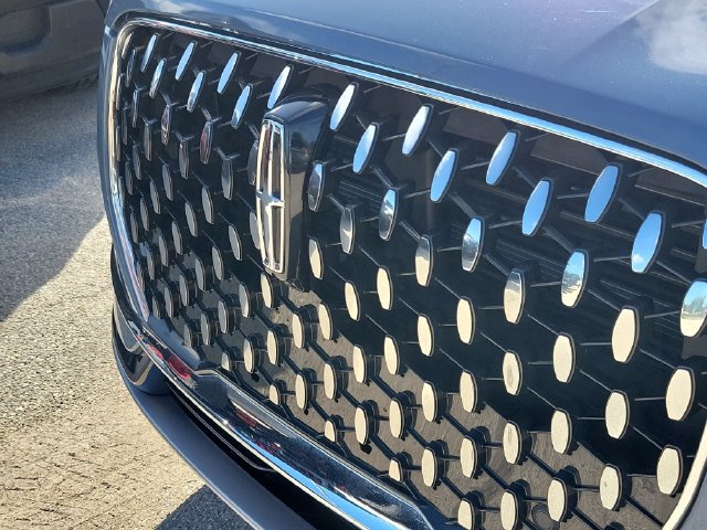 Used 2023 Lincoln Corsair Reserve w/ Equipment Group 201A FWD image 13