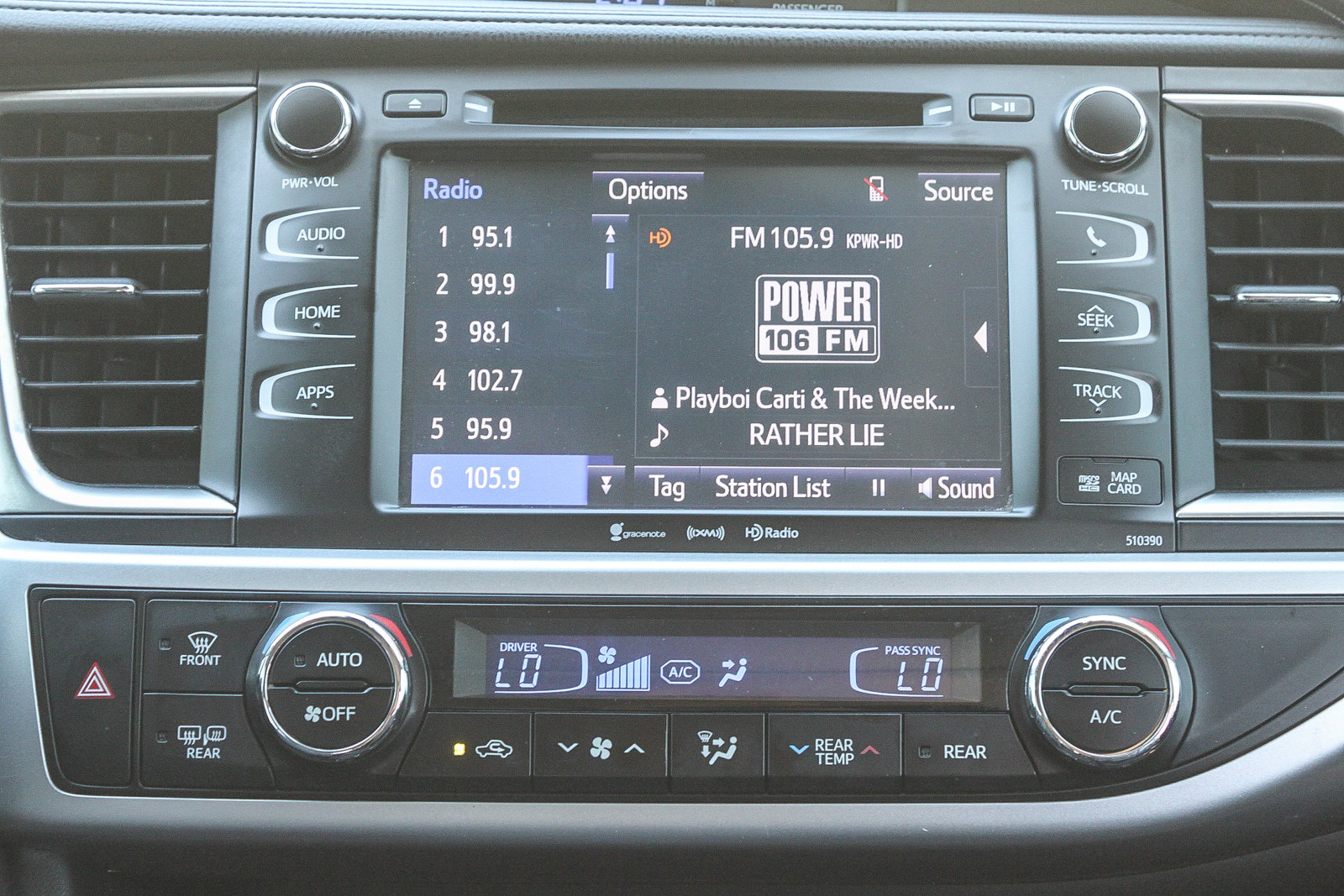 Used 2019 Toyota Highlander SE image 16