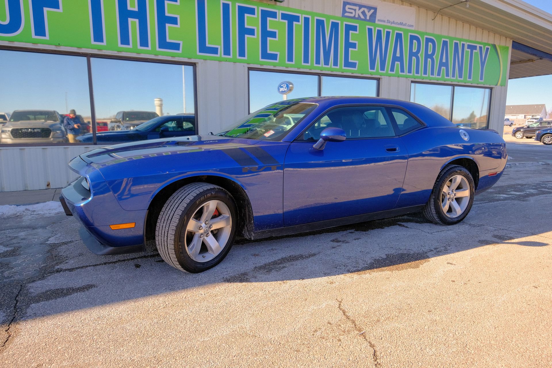 Used 2009 Dodge Challenger R/T image 2