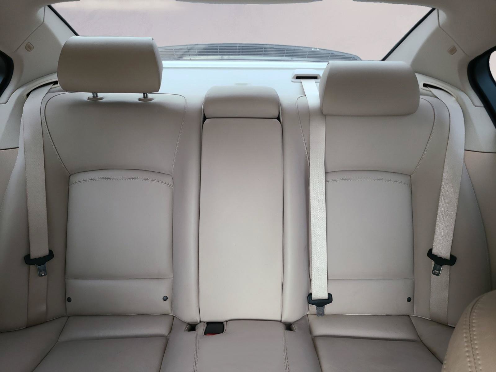 Used 2015 BMW 750i RWD image 18