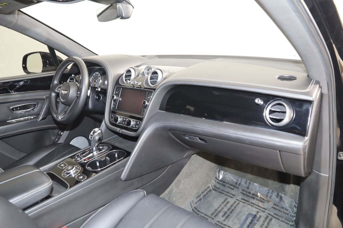 Used 2018 Bentley Bentayga AWD/4WD image 57