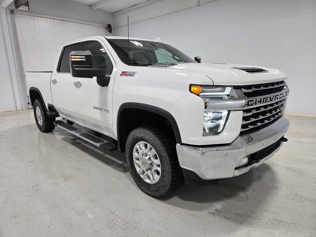 Used 2023 Chevrolet Silverado 2500 LTZ w/ LTZ Plus Package AWD/4WD image 1
