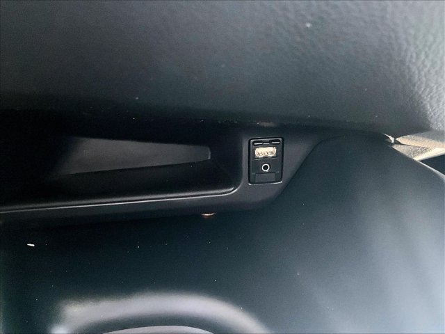 Used 2019 Toyota C-HR LE FWD image 25
