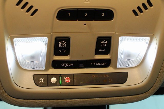 Used 2020 Chevrolet Traverse RS image 29