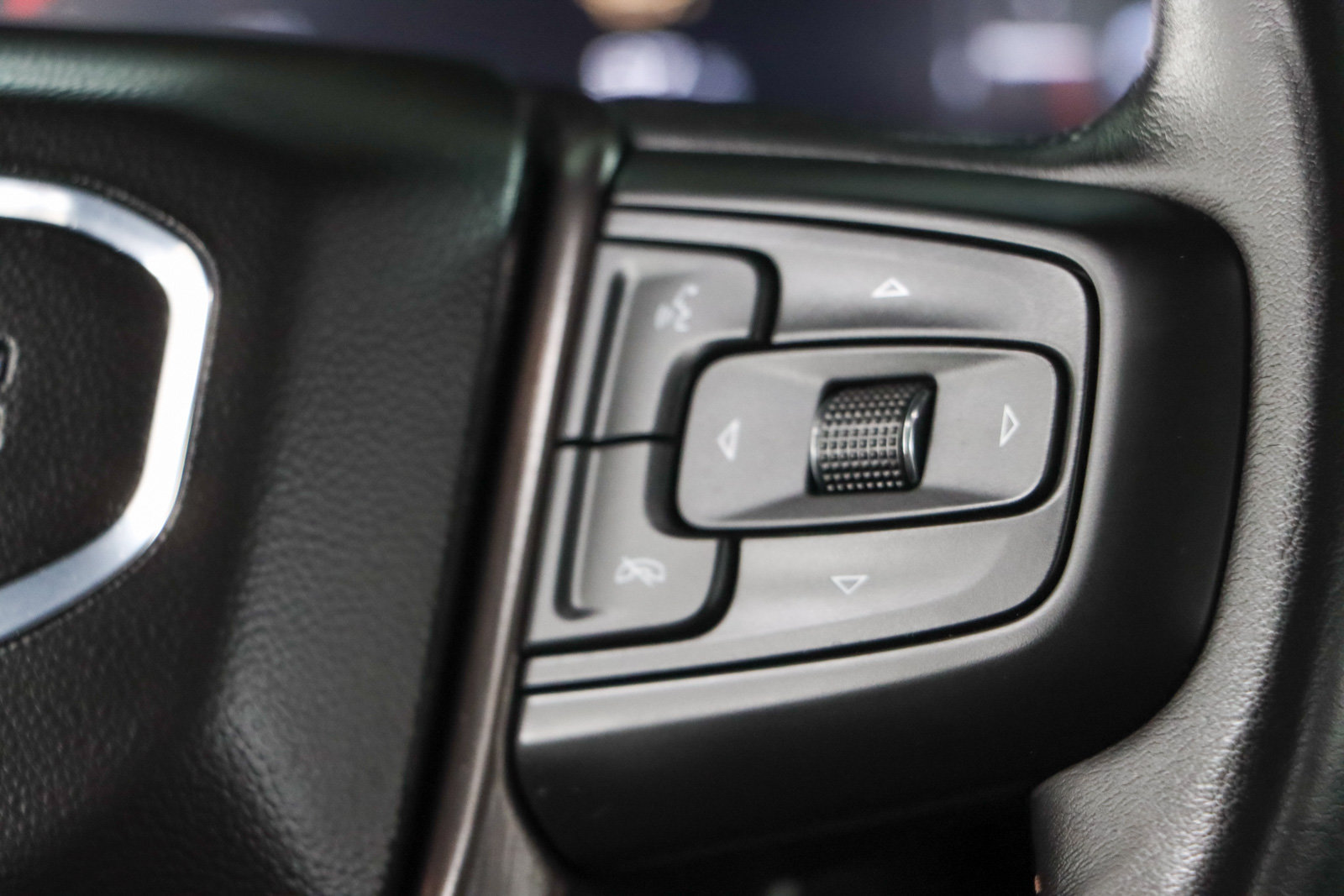 Used 2022 GMC Yukon AT4 AWD/4WD image 15