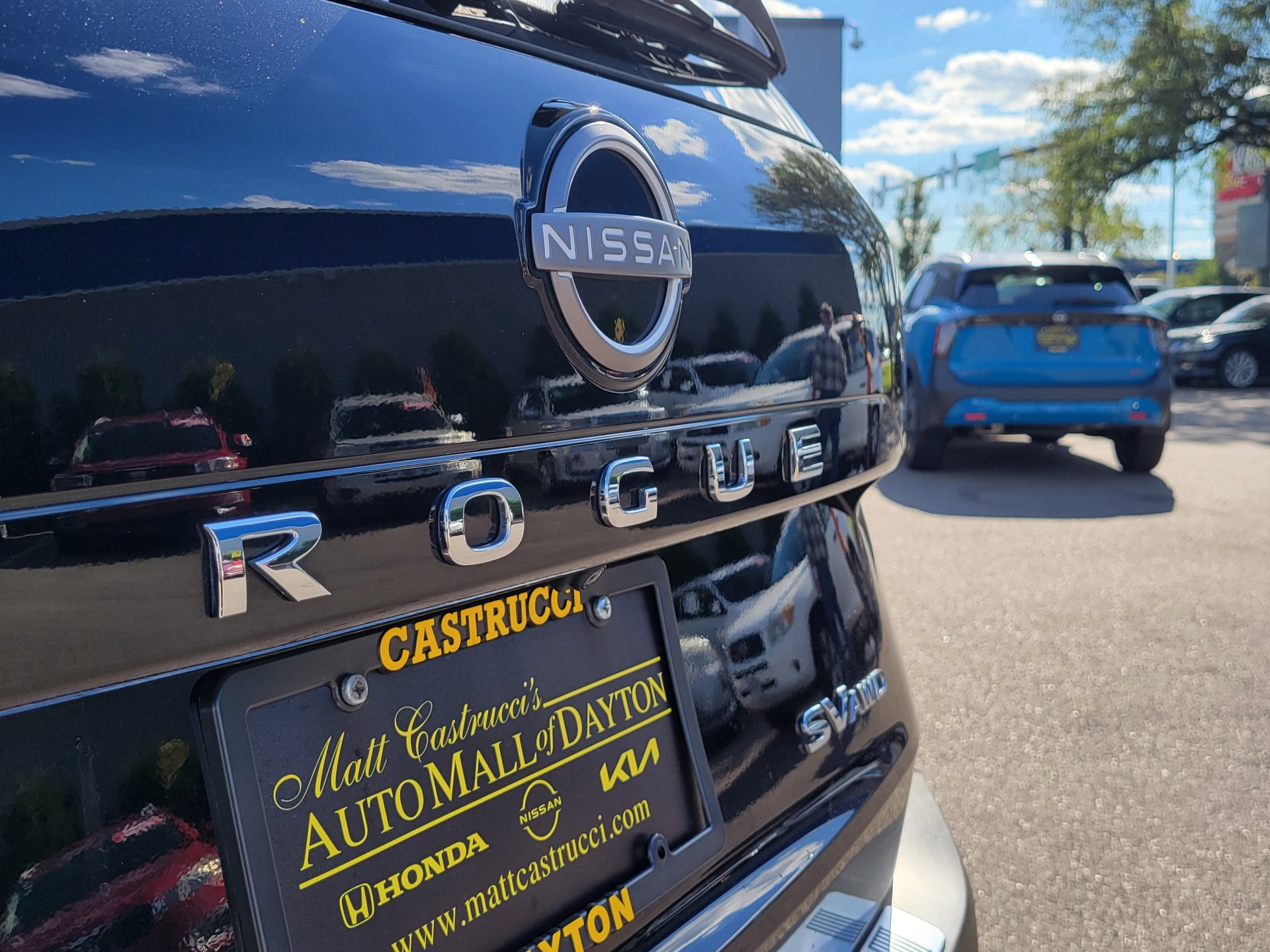 Certified 2023 Nissan Rogue SV image 5