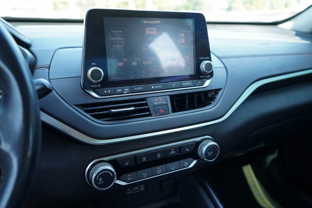Used 2020 Nissan Altima 2.5 SR w/ Premium Package FWD image 8