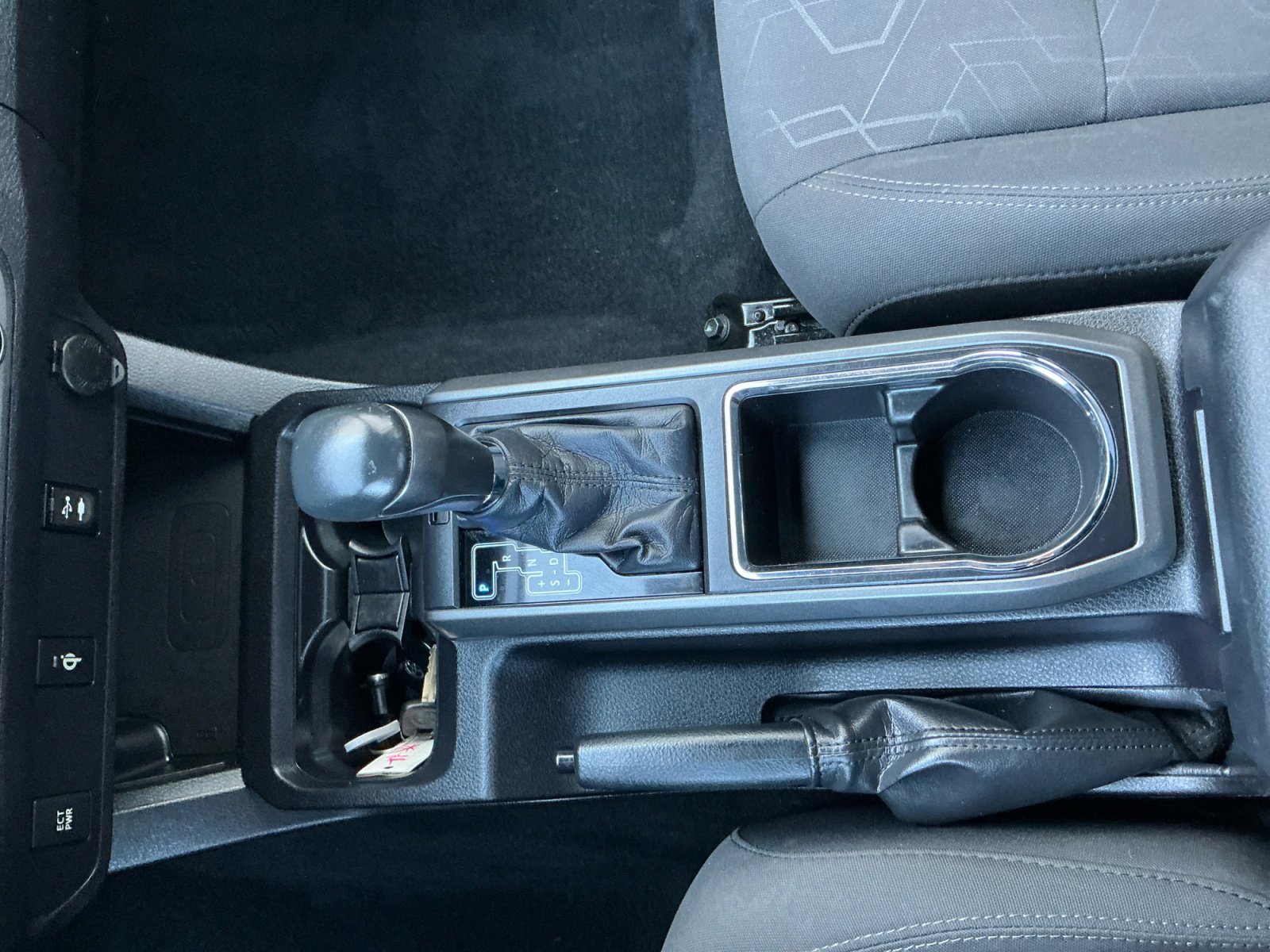 Used 2016 Toyota Tacoma TRD Sport w/ Towing Package image 15