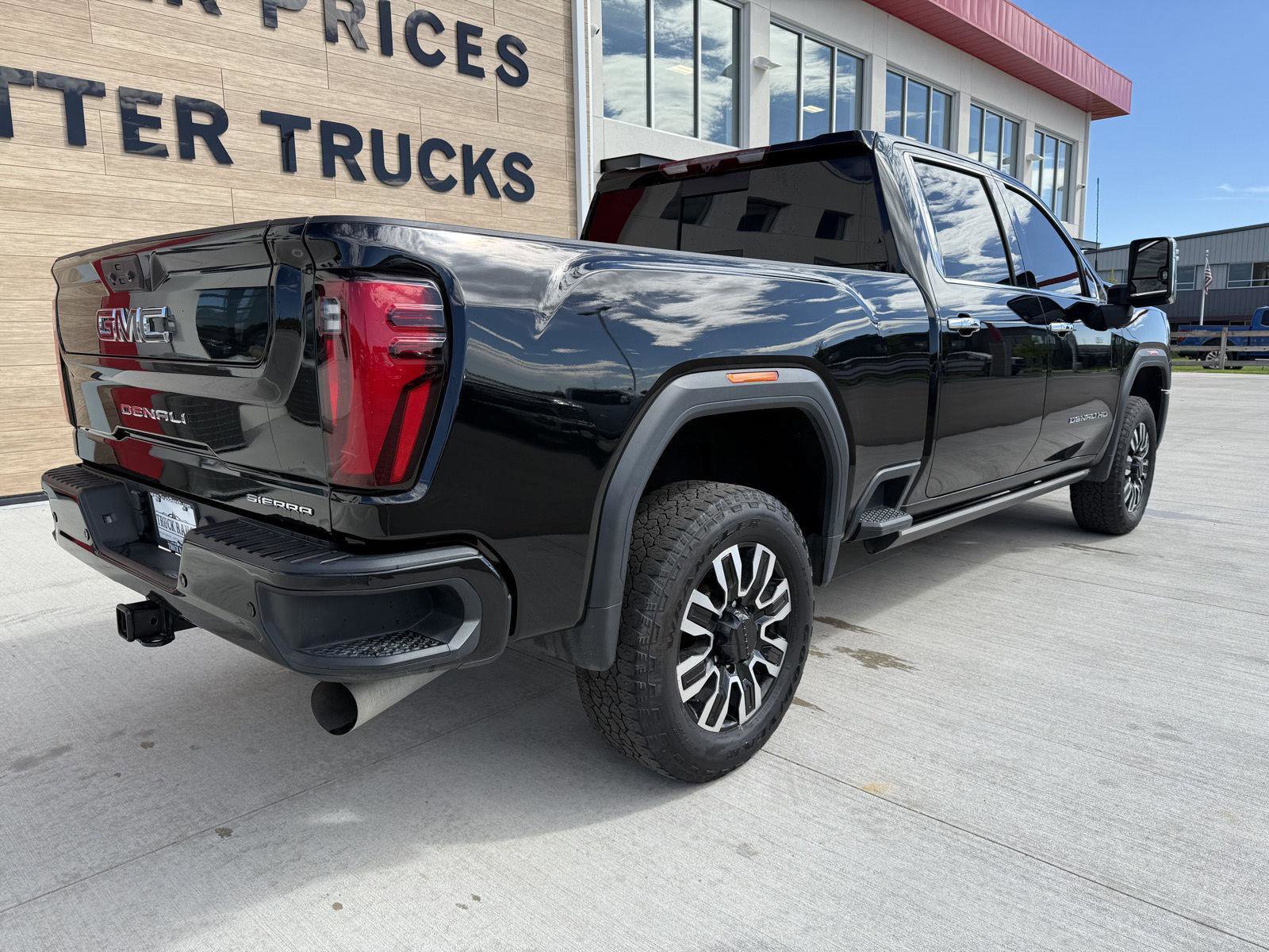 Used 2024 GMC Sierra 3500 Denali Ultimate image 5