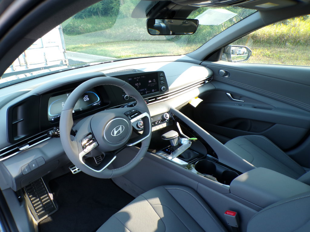 New 2026 Hyundai Elantra SEL Sport Premium FWD image 11