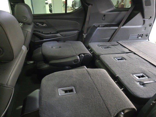 Used 2023 Chevrolet Traverse RS image 11