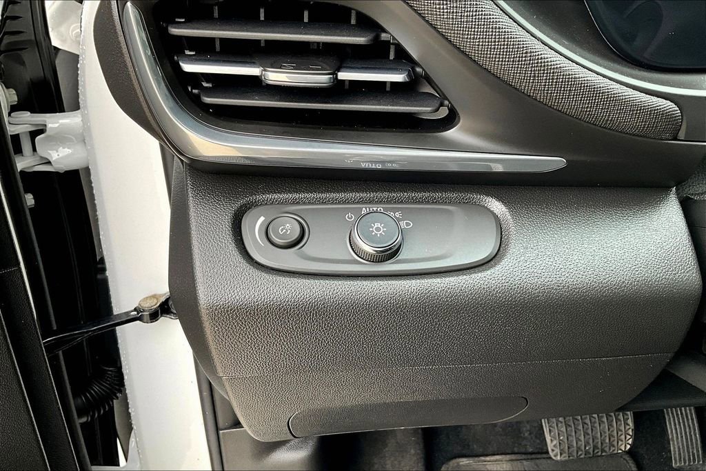 Used 2024 Buick Envista Preferred w/ Convenience II Package image 34