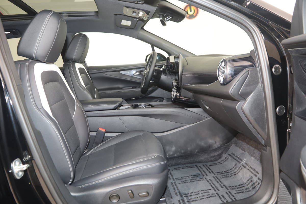 Used 2024 Chevrolet Blazer EV LT AWD/4WD image 13