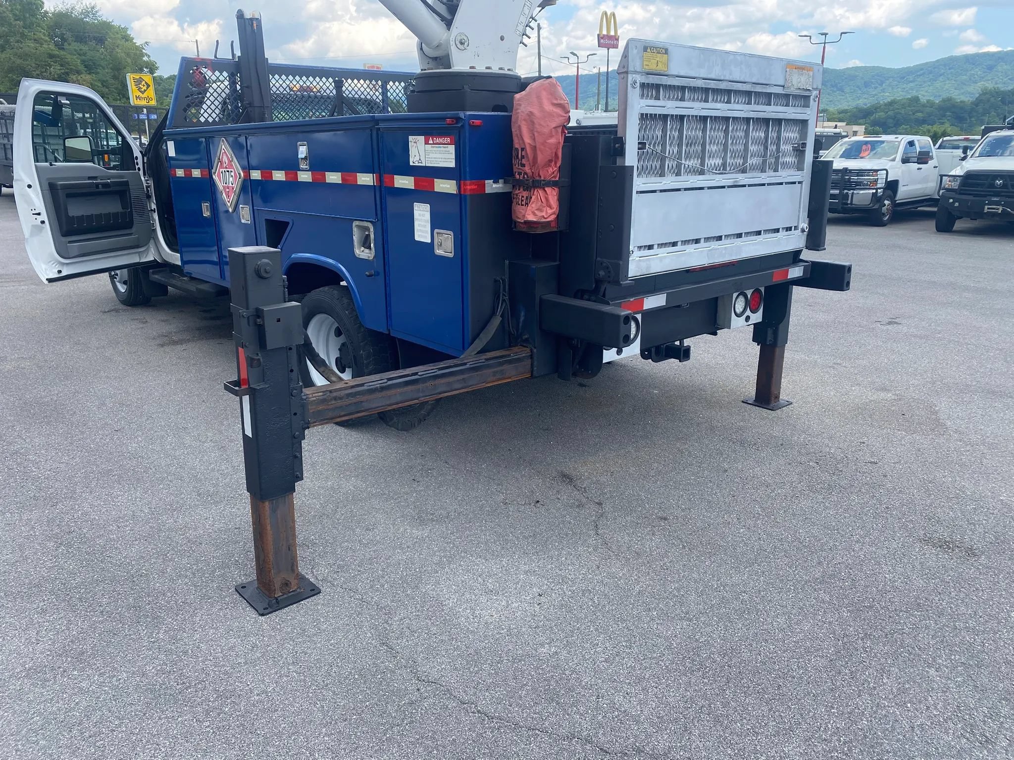 Used 2014 Ford F550 4x4 Regular Cab Super Duty image 30