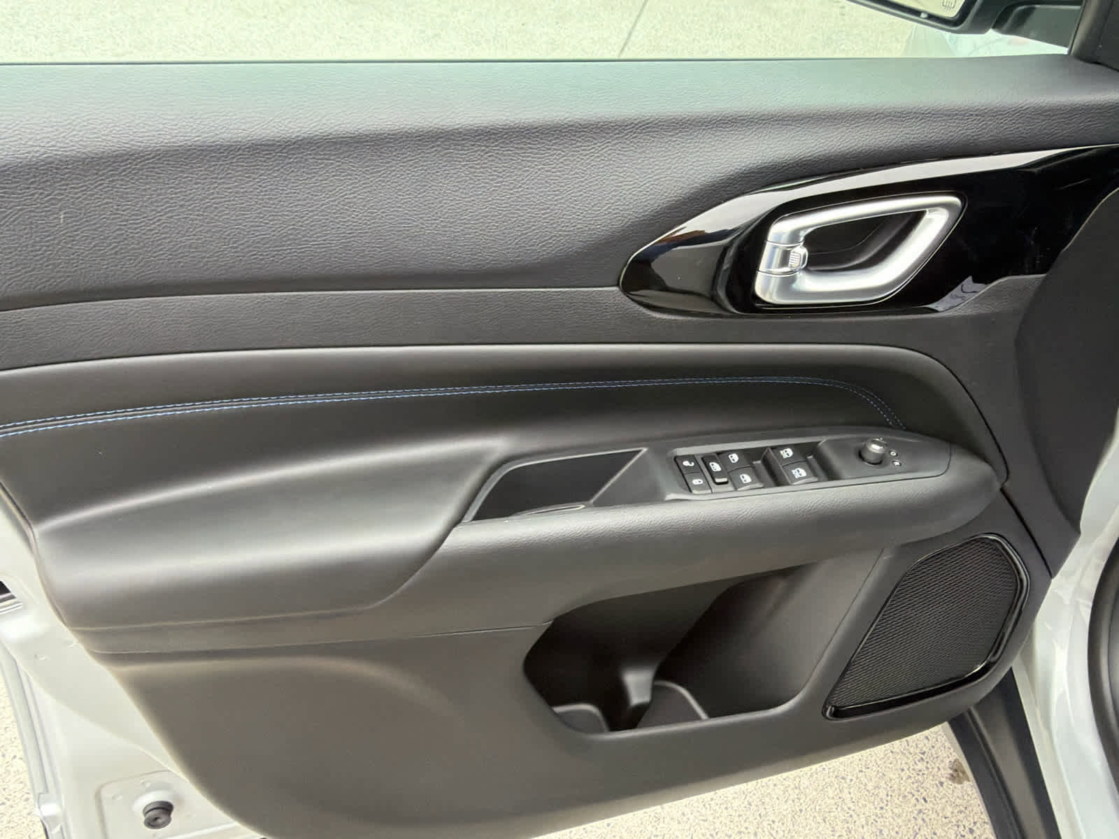 New 2026 Jeep Compass Latitude image 20