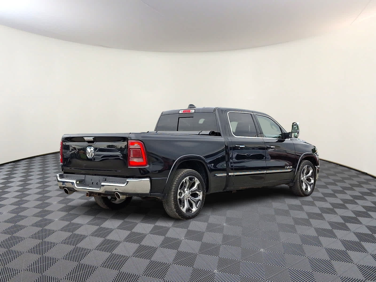 Used 2019 RAM 1500 Limited AWD/4WD image 5