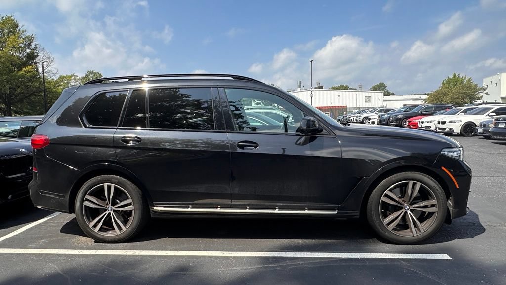 Used 2021 BMW X7 xDrive40i w/ M Sport Package AWD/4WD image 4