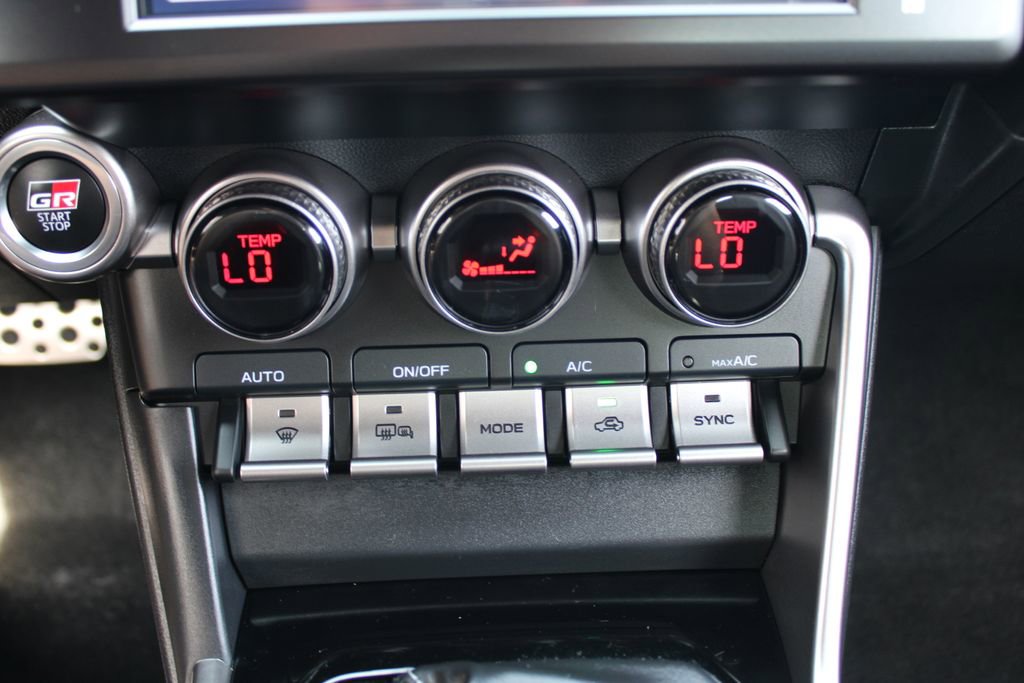 Used 2025 Toyota GR86 Premium w/ ALL Weather Mat Package (TMS) image 16