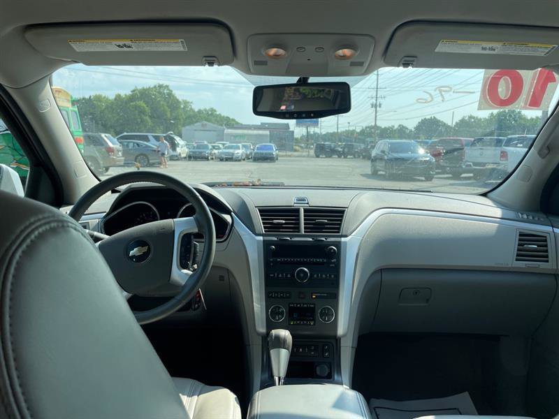 Used 2010 Chevrolet Traverse LT FWD image 10