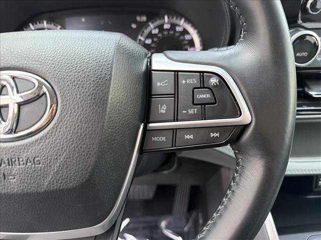 Used 2023 Toyota Highlander LE FWD image 16