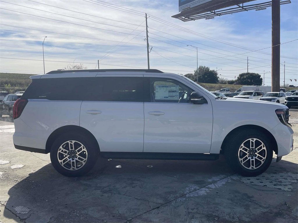 New 2025 Ford Expedition Active image 2