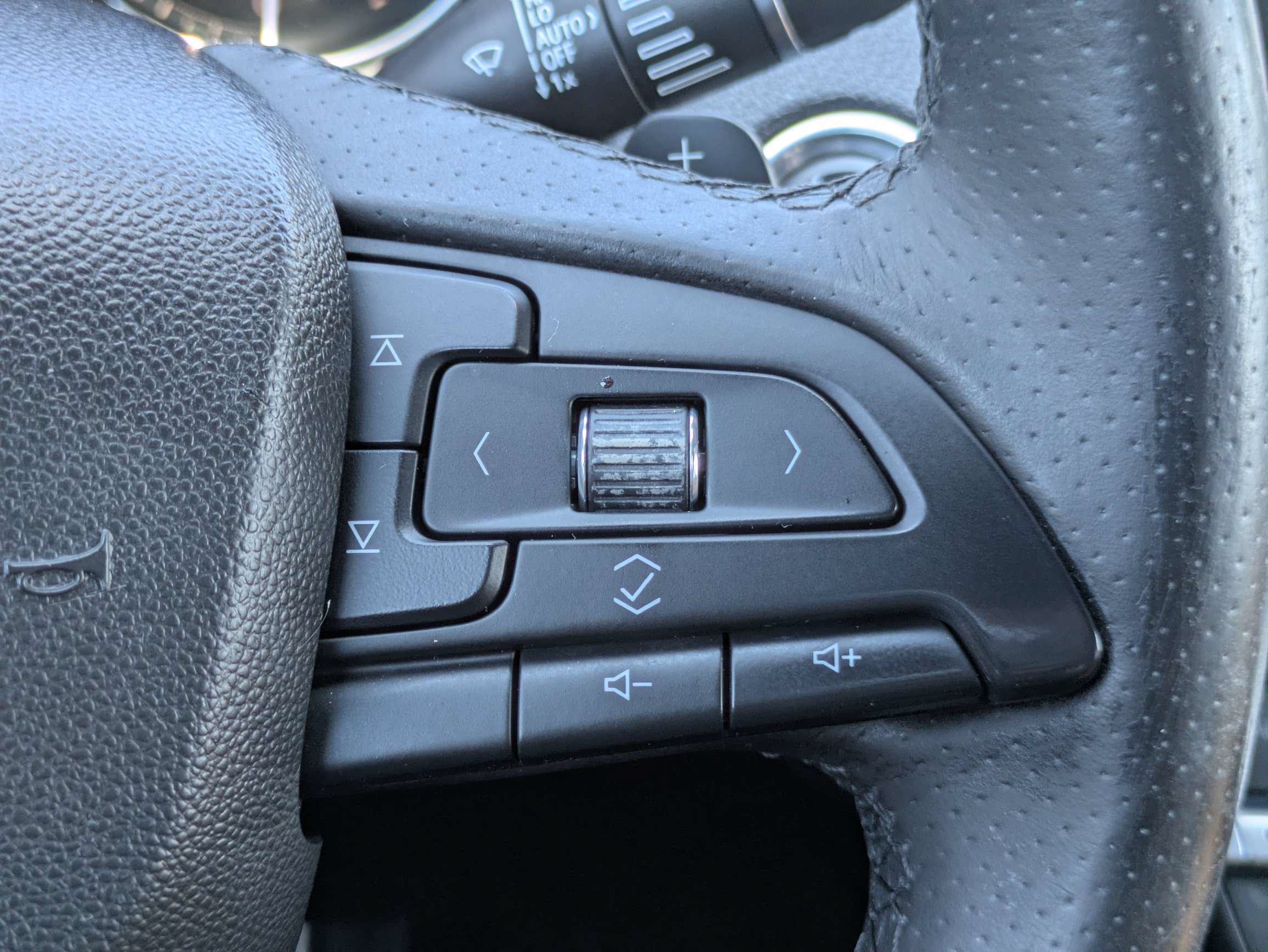 Certified 2019 Cadillac XT4 Sport FWD image 18