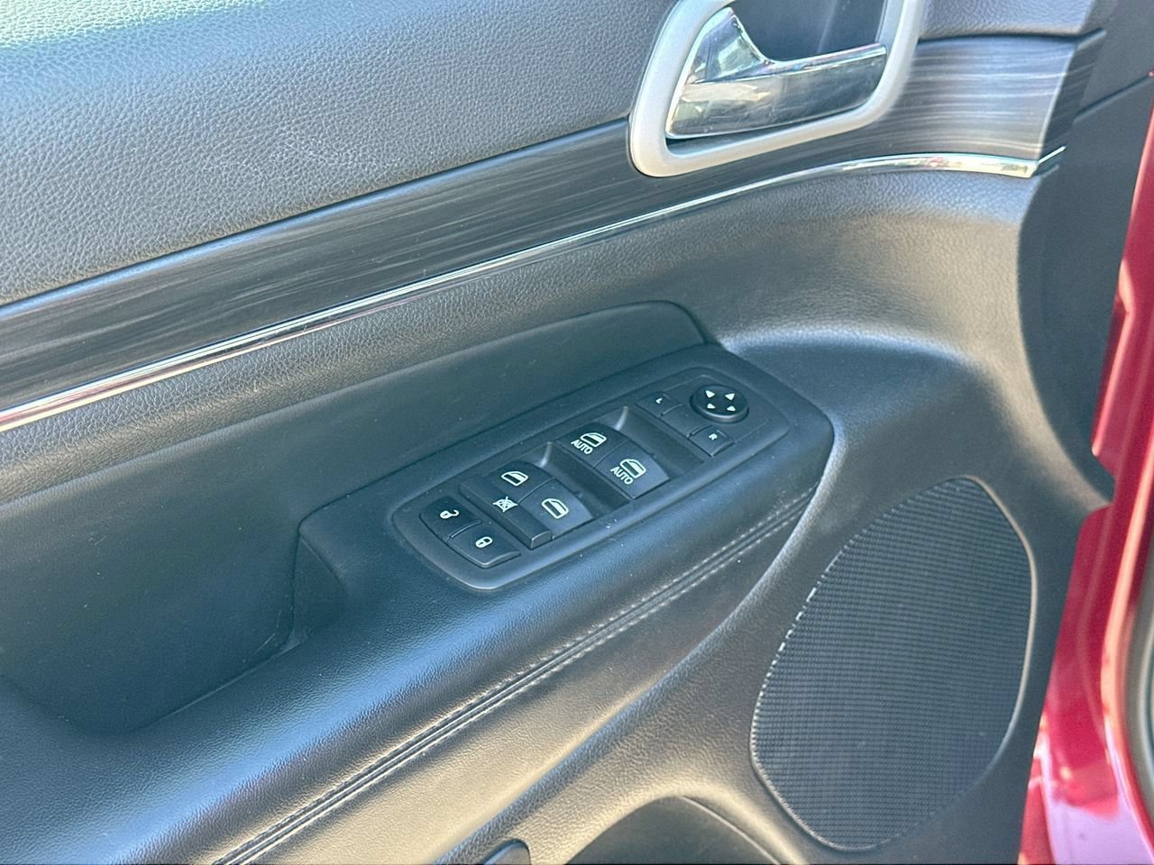 Used 2021 Jeep Grand Cherokee Limited AWD/4WD image 16