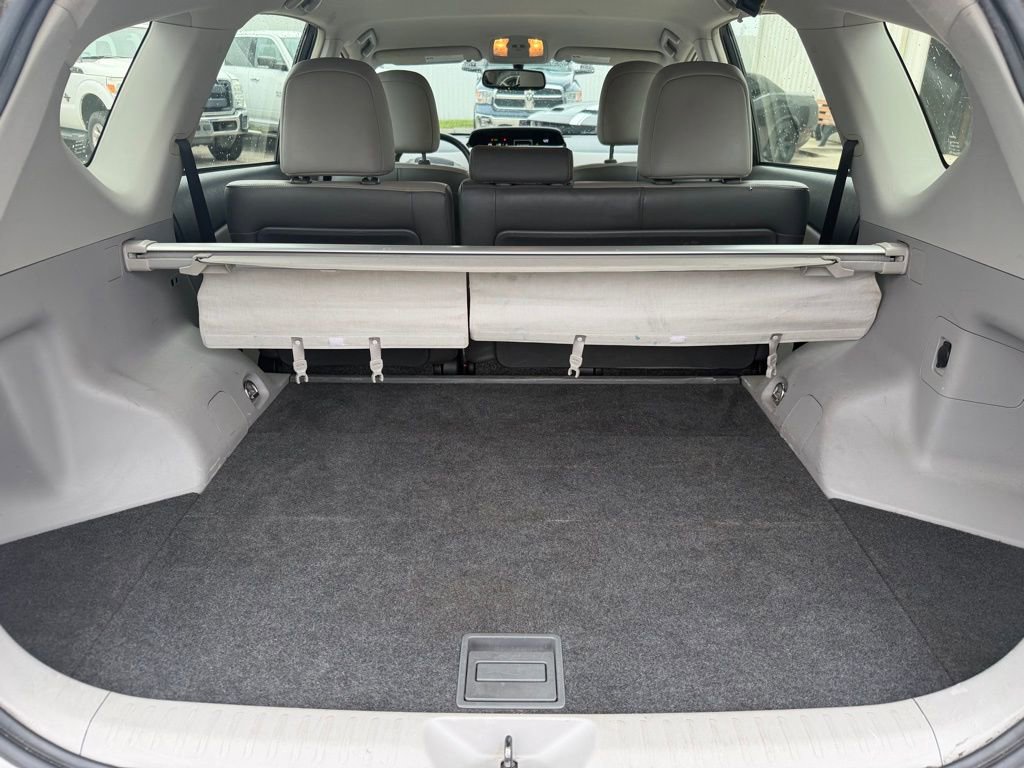 Used 2017 Toyota Prius V Four image 22