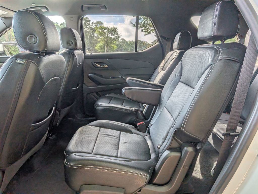 Used 2023 Chevrolet Traverse LT w/ LPO, Cargo Package FWD image 24