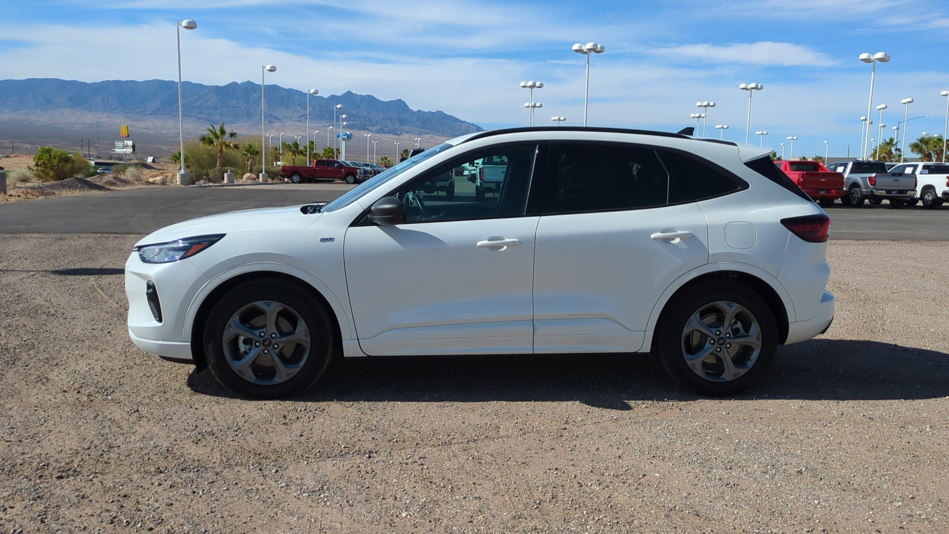 Used 2023 Ford Escape ST-Line w/ Tech Pack #1 FWD image 9