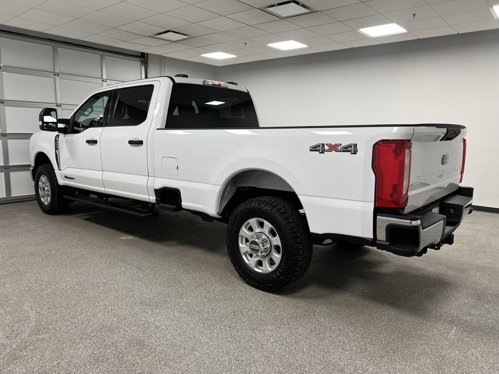 Used 2023 Ford F350 XLT w/ FX4 Off-Road Package image 9