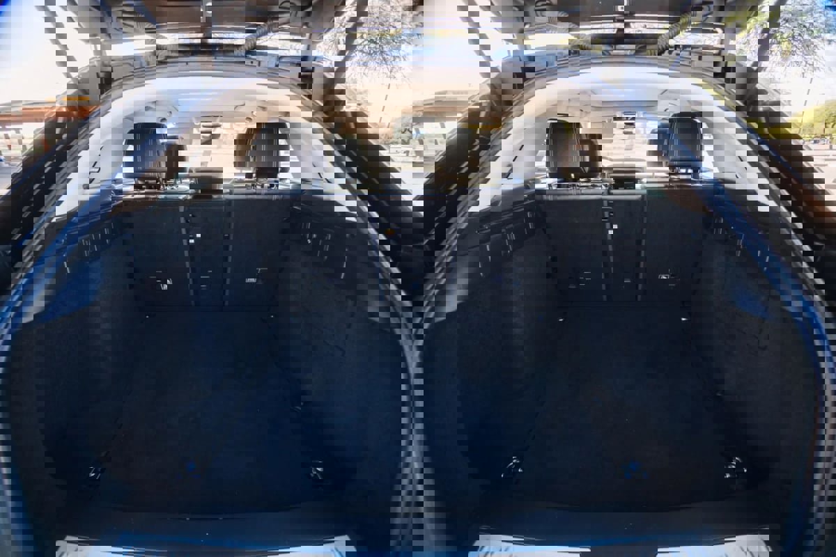 Used 2019 Land Rover Range Rover Velar S image 40