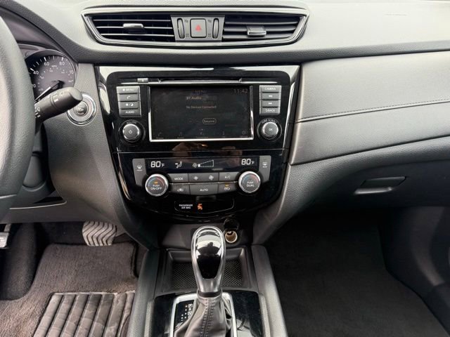 Used 2020 Nissan Rogue SV image 21