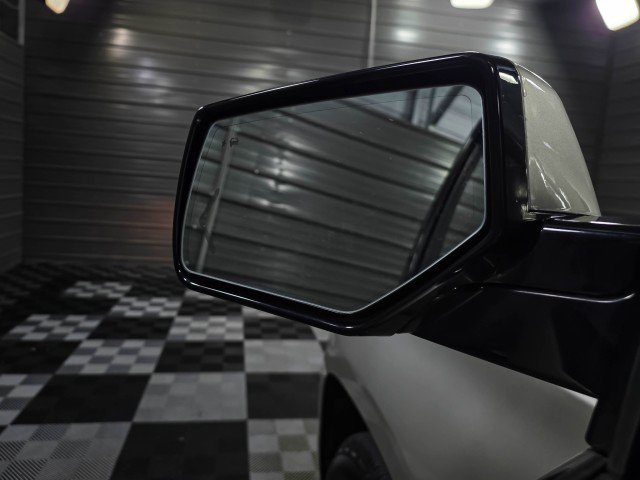 Used 2017 GMC Yukon XL SLT w/ Open Road Package image 40