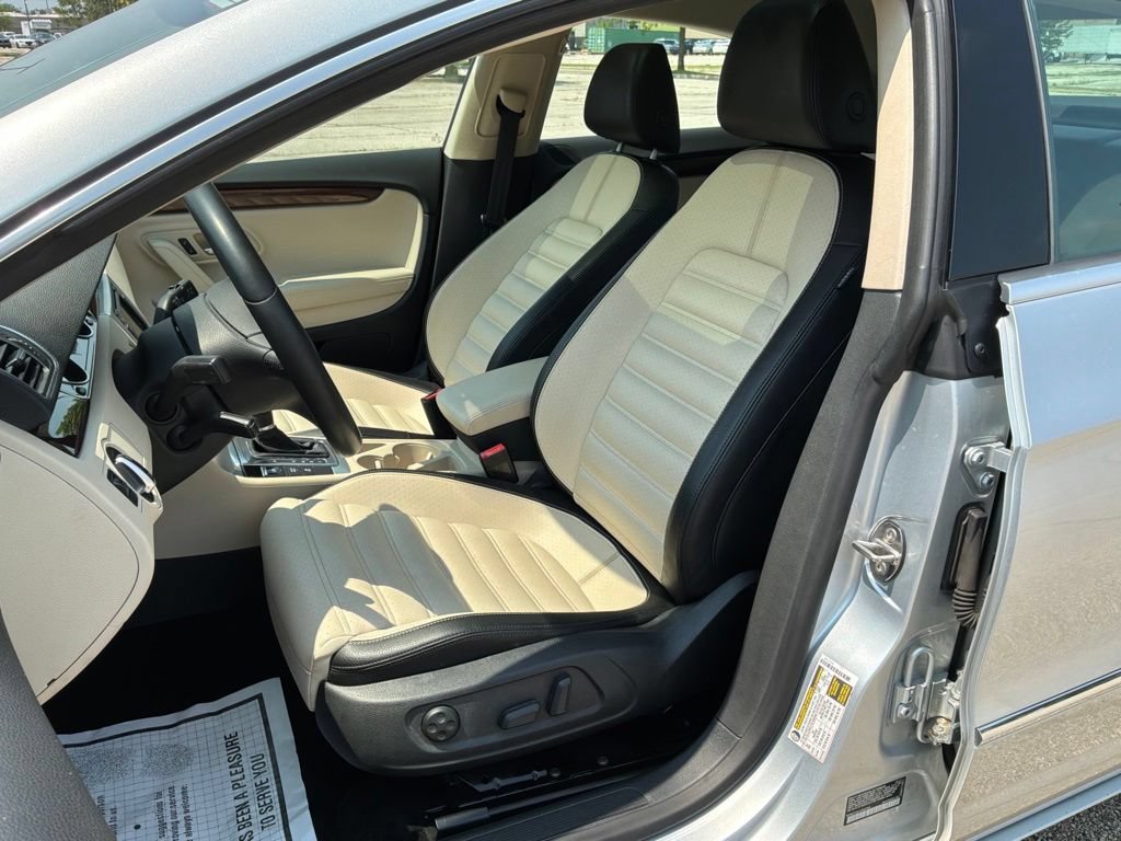 Used 2012 Volkswagen CC Lux FWD image 17