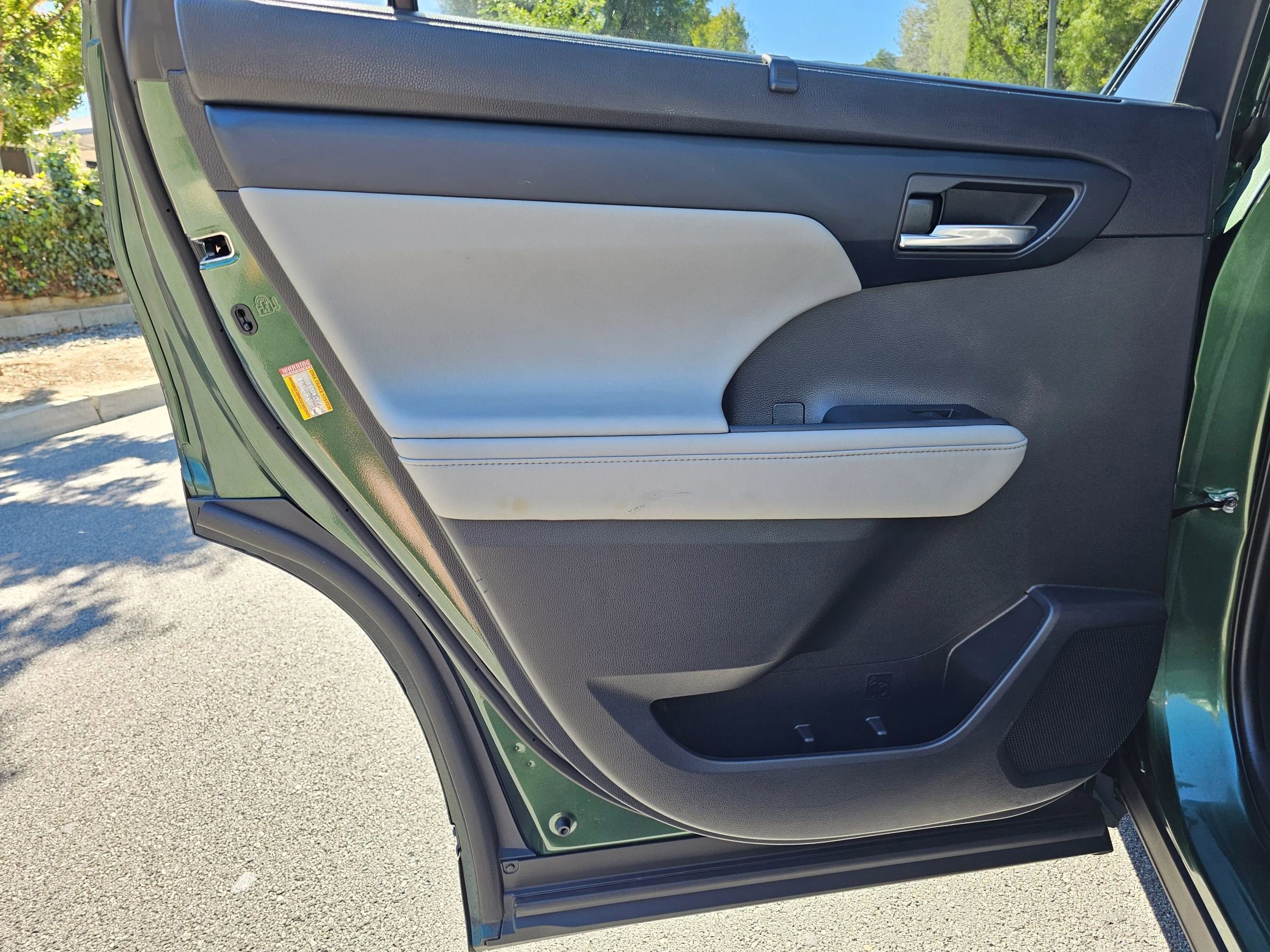 Used 2023 Toyota Highlander XLE image 21