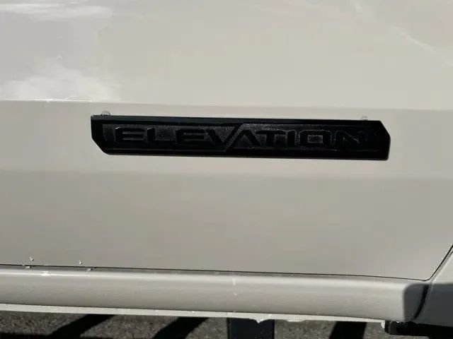 New 2026 GMC Canyon Elevation w/ LPO, Black Badging Package RWD image 10