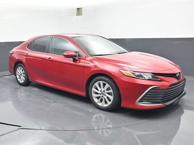 Used 2023 Toyota Camry LE FWD image 2